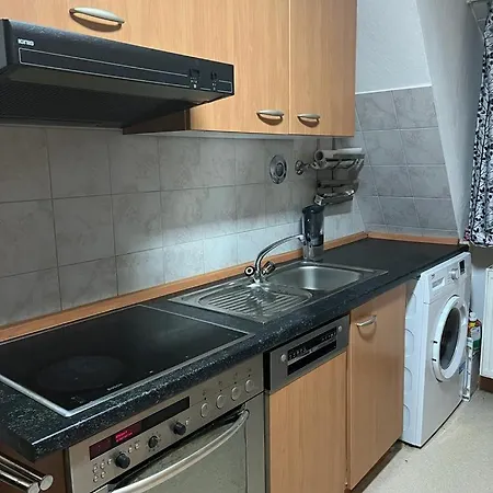 Entire 2-room In South *