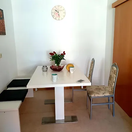 Entire 2-room In South Apartment *